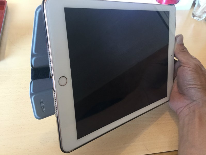 新型iPad2018用カバー